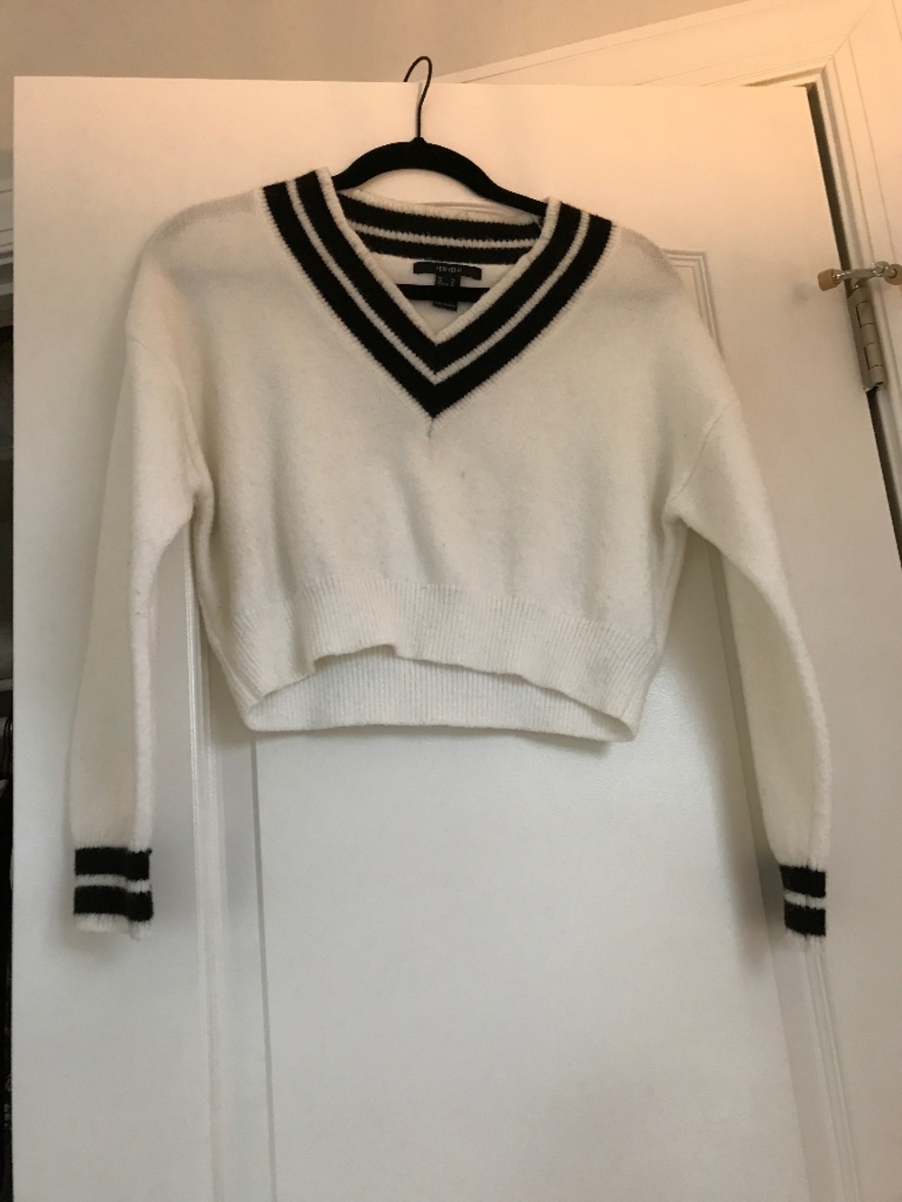 Forever21 v neck sweater